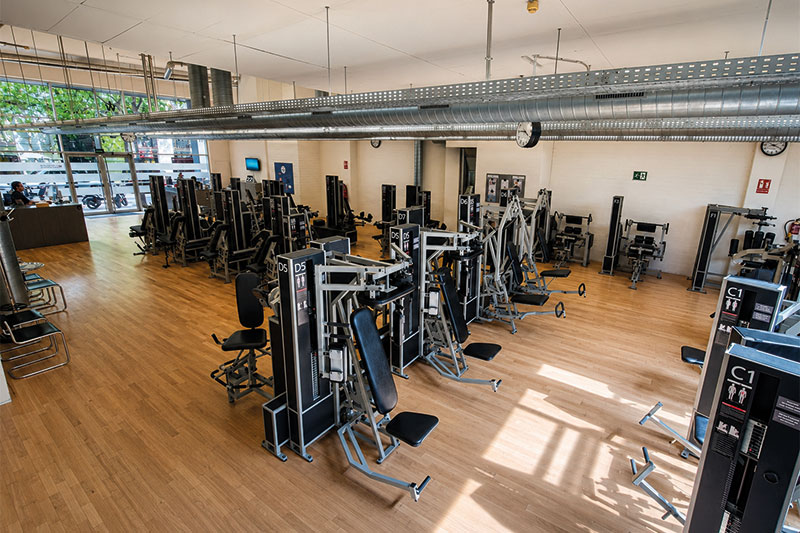Sala d’entrenament personalitzat de Wunder Training equipada per a programes de salut i exercici a Barcelona.