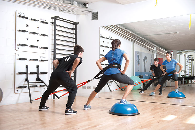 Sessió d’entrenament funcional personalitzada dirigida per un entrenador de Wunder Training.